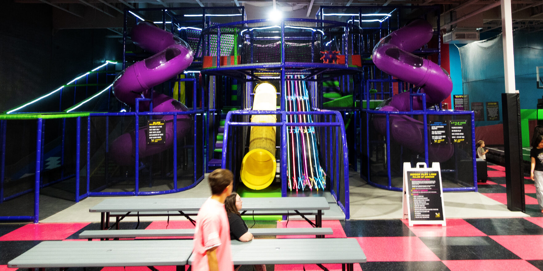 SOFT-PLAY INDOOR PLAYGROUND